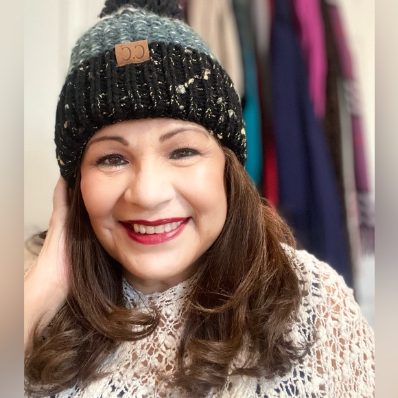 Hello! I’m Sylvia, Posh Ambassador!  Make an offer or Bundle! - Picture 7 of 11